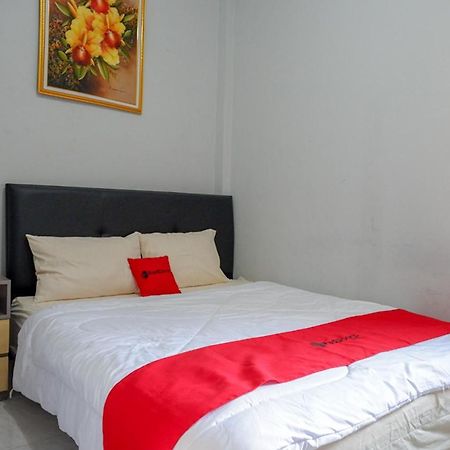 Reddoorz Near Jalan Adi Sucipto Solo Hotel Exterior foto