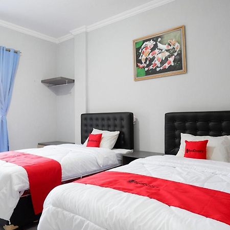 Reddoorz Near Jalan Adi Sucipto Solo Hotel Exterior foto