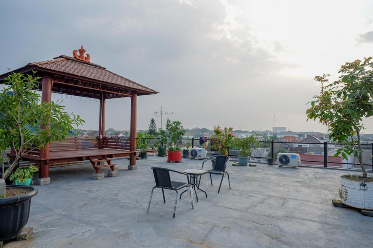 Reddoorz Near Jalan Adi Sucipto Solo Hotel Exterior foto