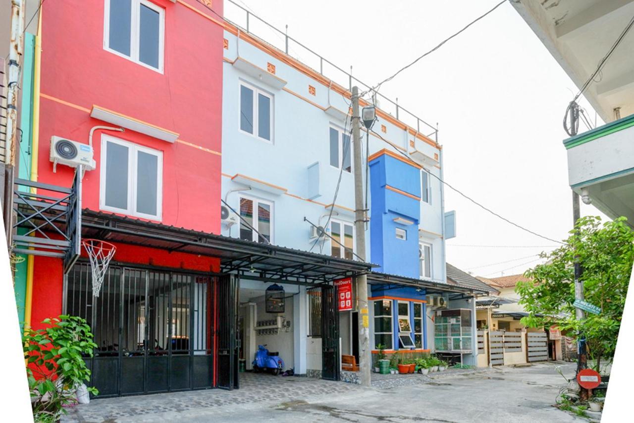 Reddoorz Near Jalan Adi Sucipto Solo Hotel Exterior foto